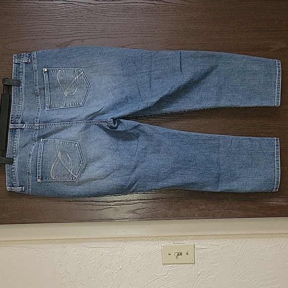 Chicos Crop Jeans - Picture 2 of 9